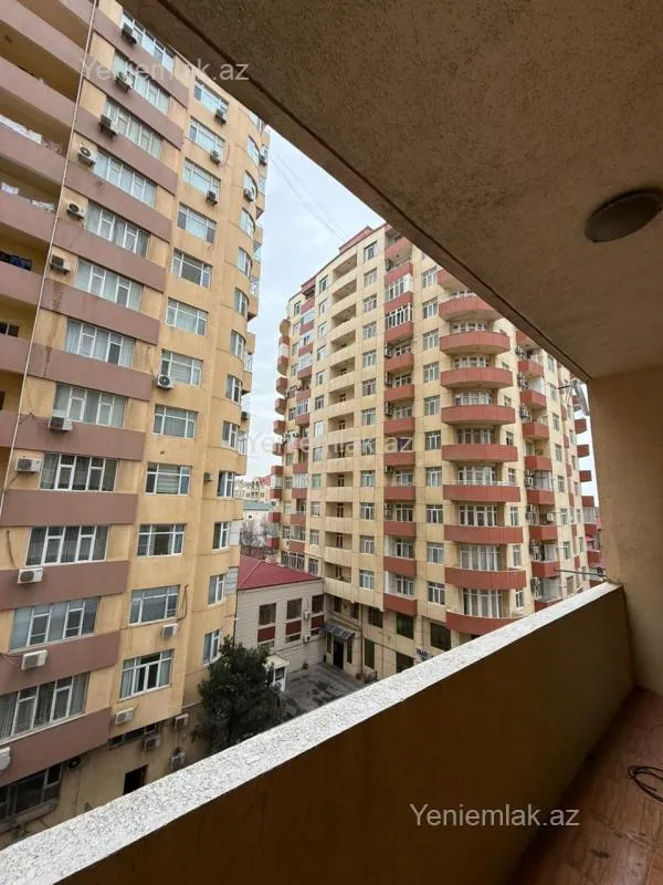 Satılır 4 otaqlı yeni tikili 200 m²