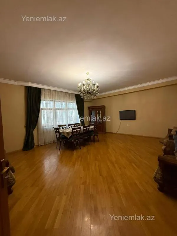 Satılır 4 otaqlı yeni tikili 200 m²