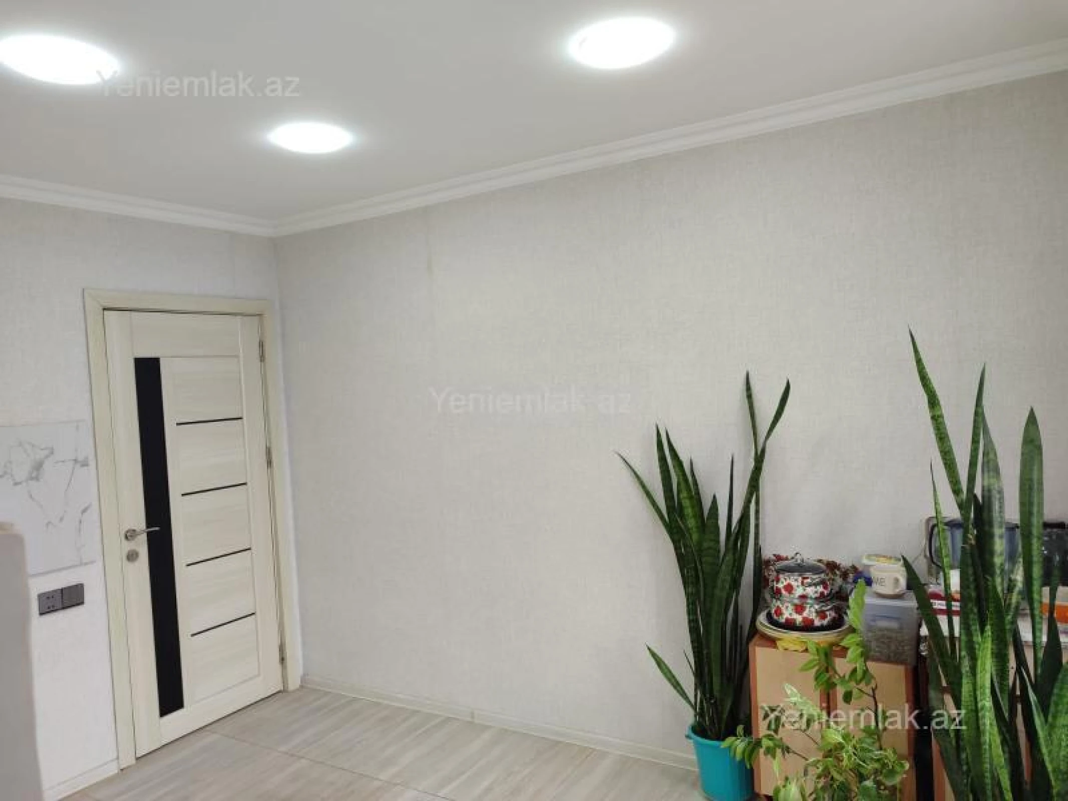 Satılır 4 otaqlı köhnə tikili 105 m²