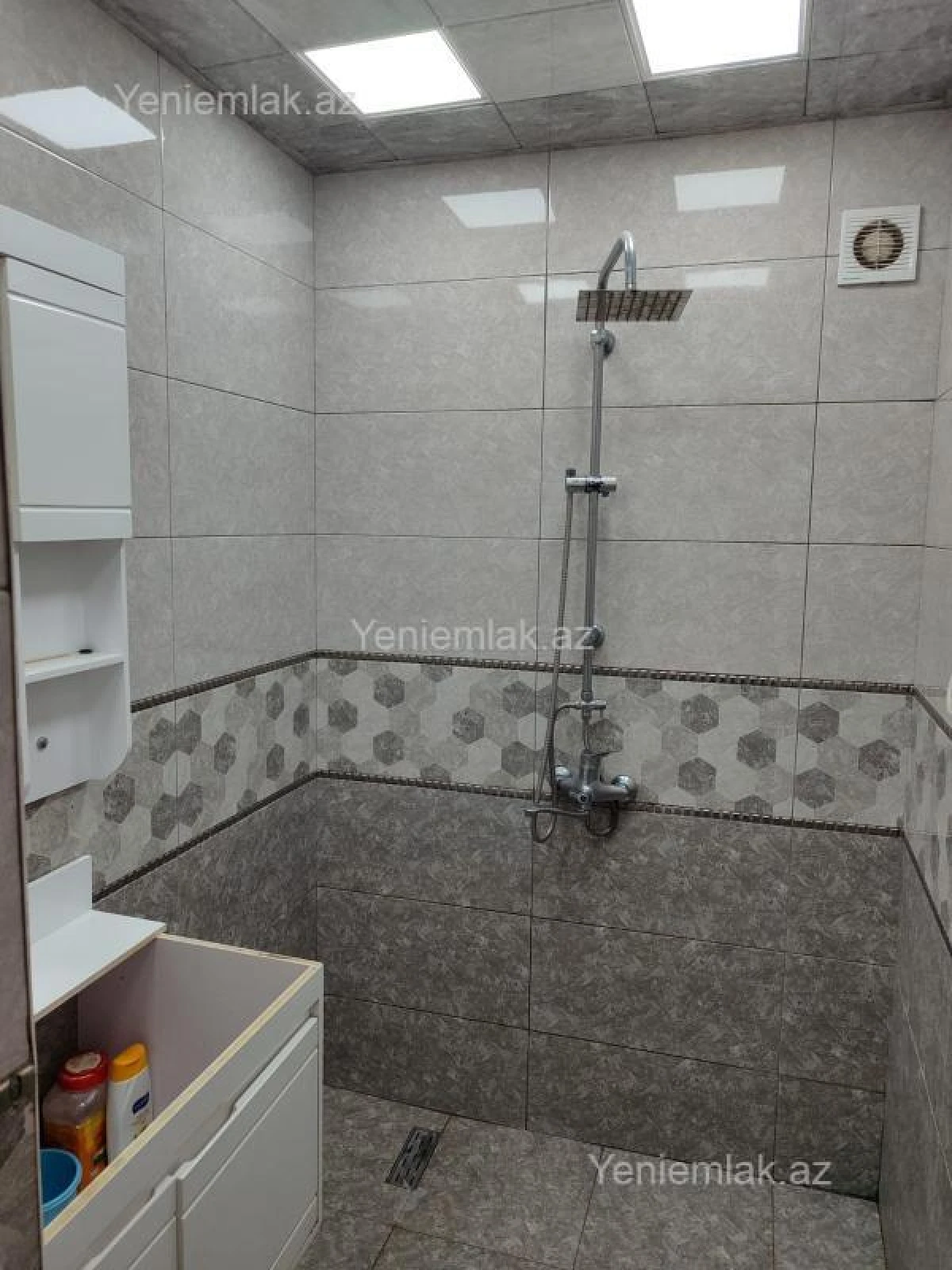 Satılır 4 otaqlı köhnə tikili 105 m²