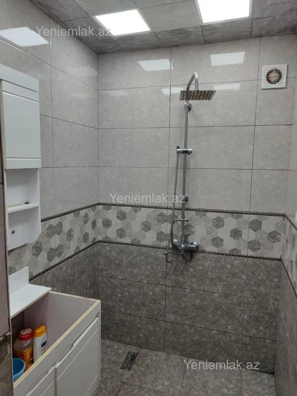 Satılır 4 otaqlı köhnə tikili 105 m²