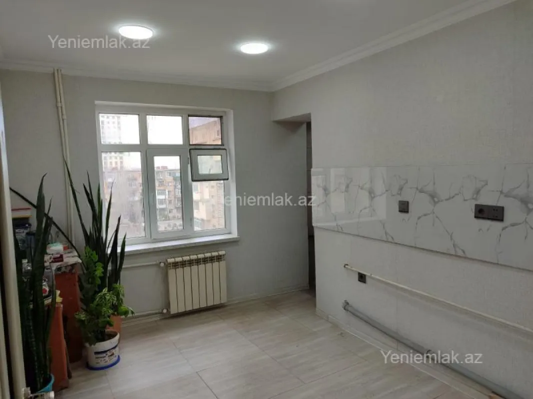 Satılır 4 otaqlı köhnə tikili 105 m²