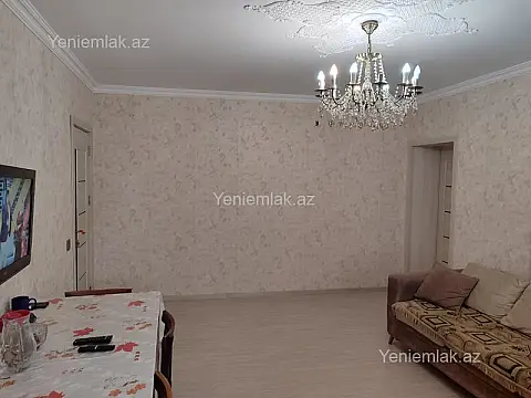 Satılır 4 otaqlı köhnə tikili 105 m²