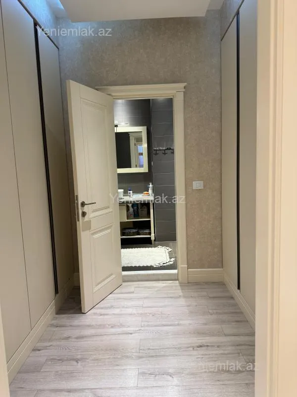 Satılır 4 otaqlı yeni tikili 160 m²