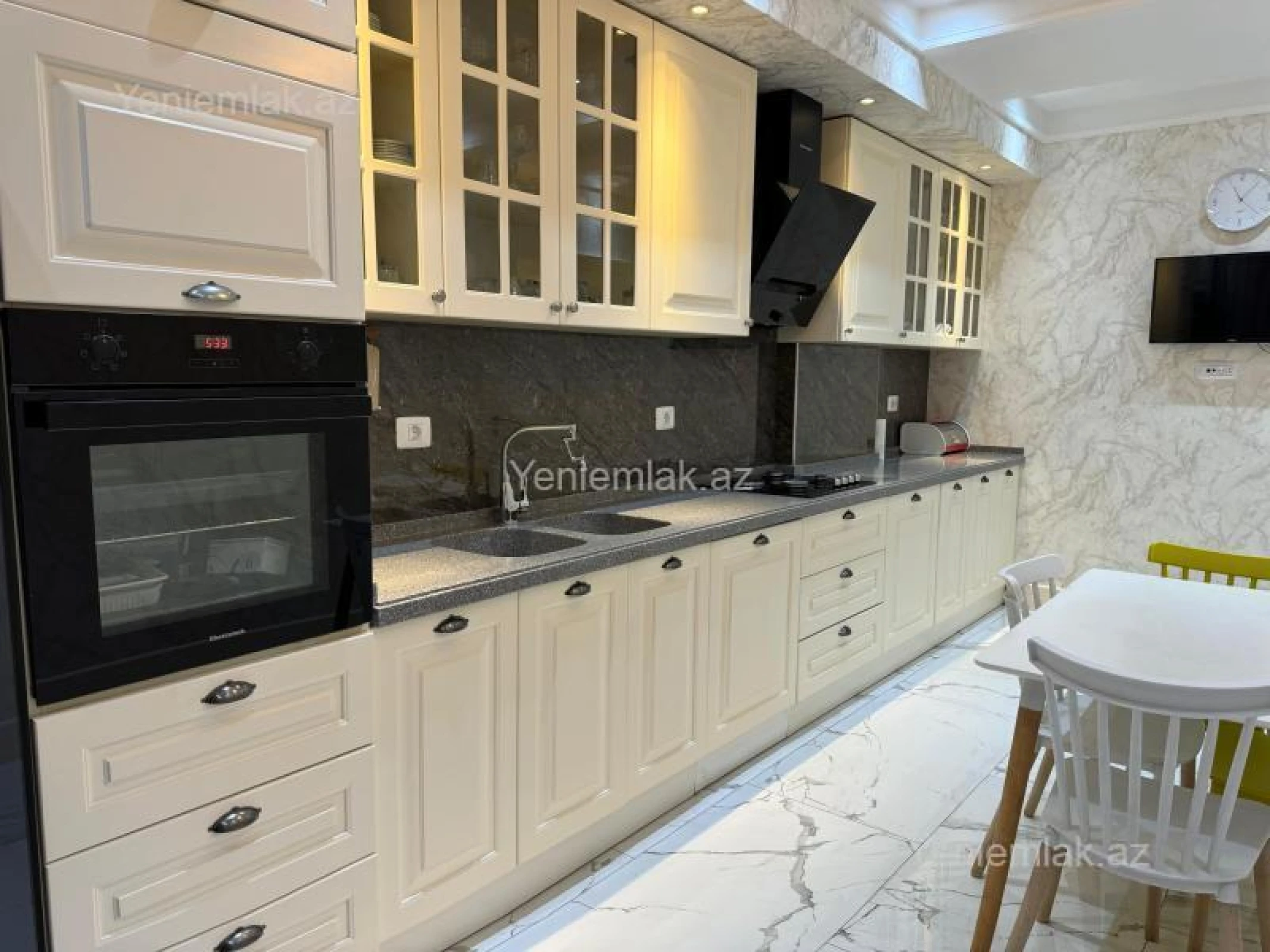 Satılır 4 otaqlı yeni tikili 160 m²