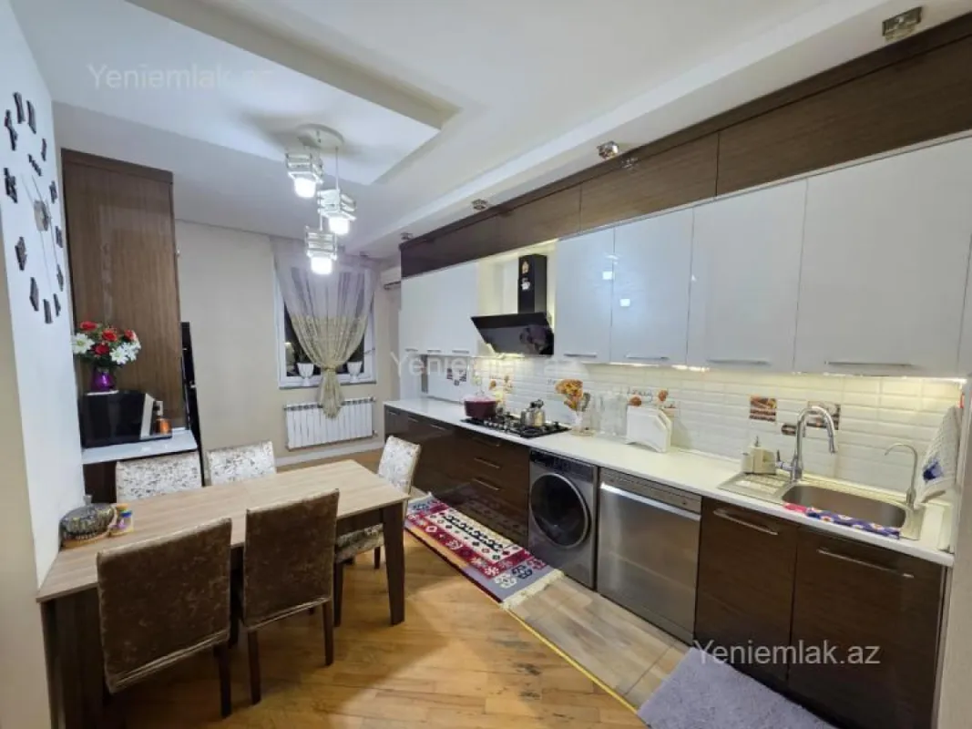 Satılır 3 otaqlı yeni tikili 135 m²