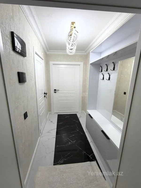 Satılır 3 otaqlı köhnə tikili 75 m²