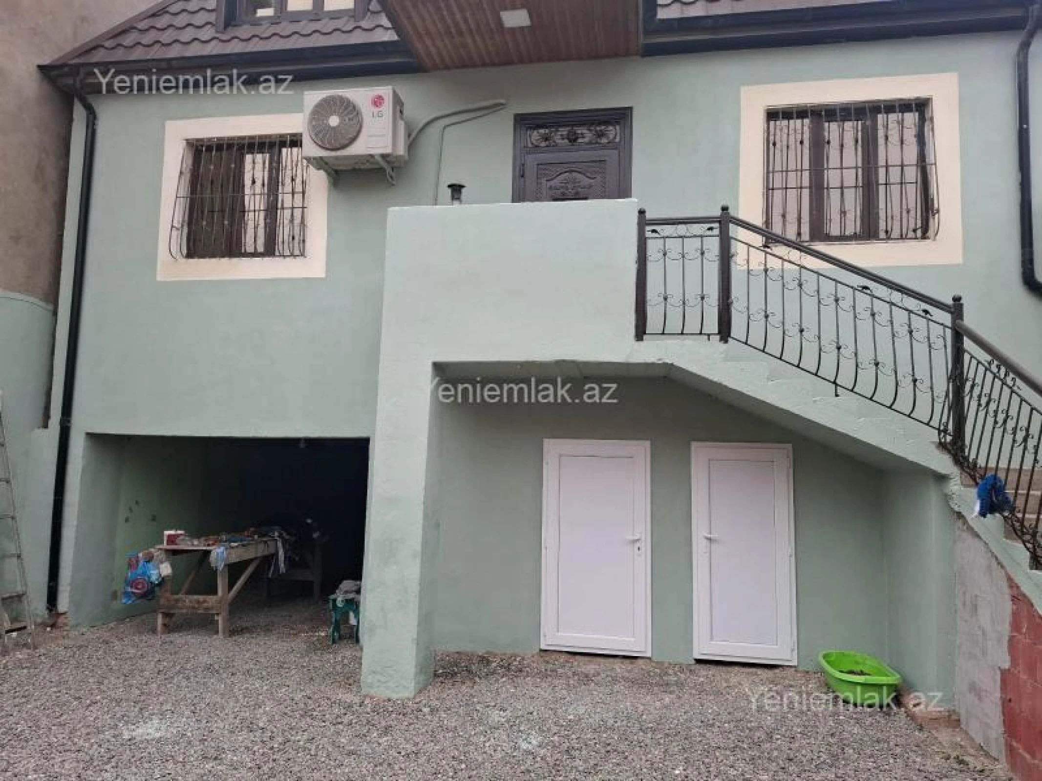 Satılır 5 otaqlı həyət evi 200 m²