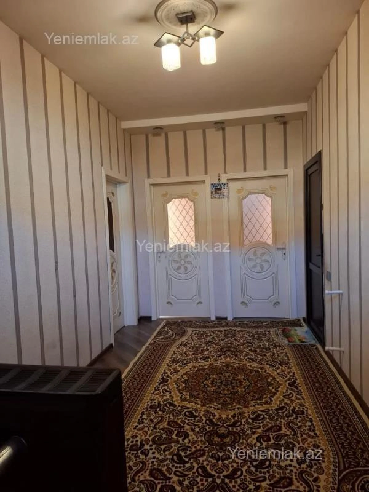 Satılır 5 otaqlı həyət evi 200 m²