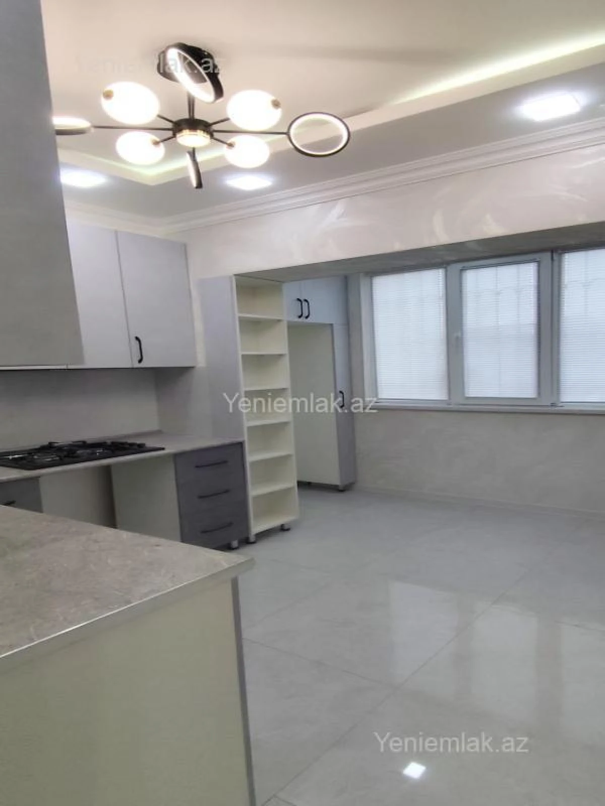 Satılır 2 otaqlı köhnə tikili 60 m²