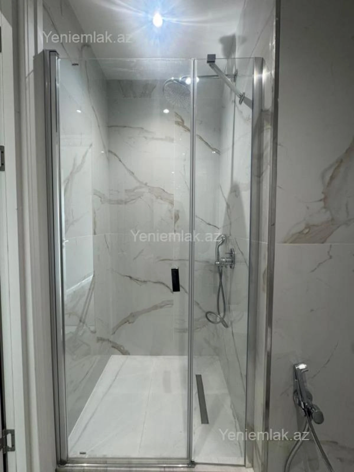 Satılır 3 otaqlı yeni tikili 72 m²