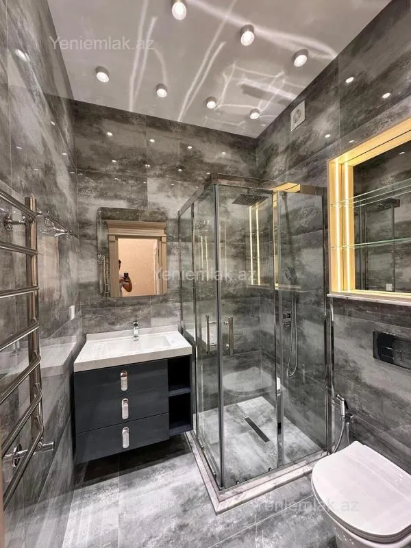 Satılır 4 otaqlı yeni tikili 195 m²