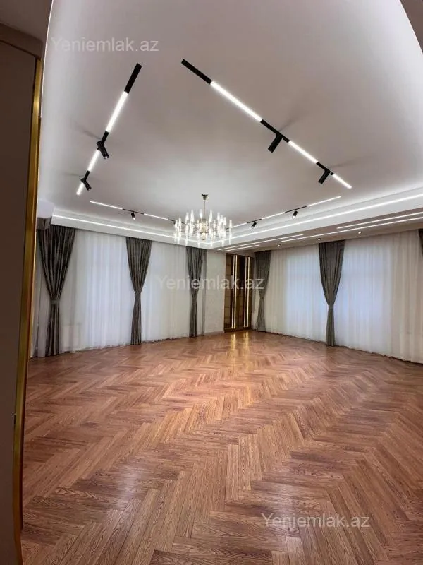 Satılır 4 otaqlı yeni tikili 195 m²