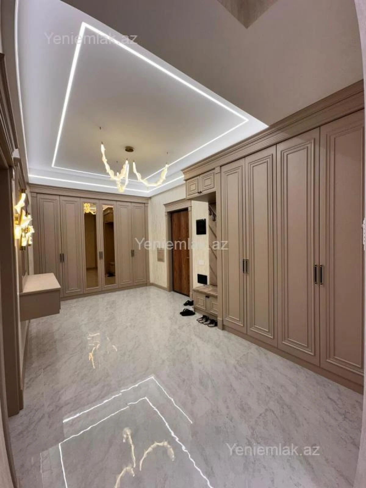 Satılır 4 otaqlı yeni tikili 195 m²