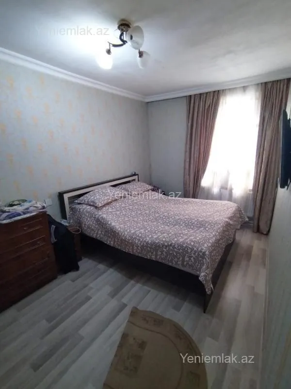 Satılır 7 otaqlı həyət evi 260 m²
