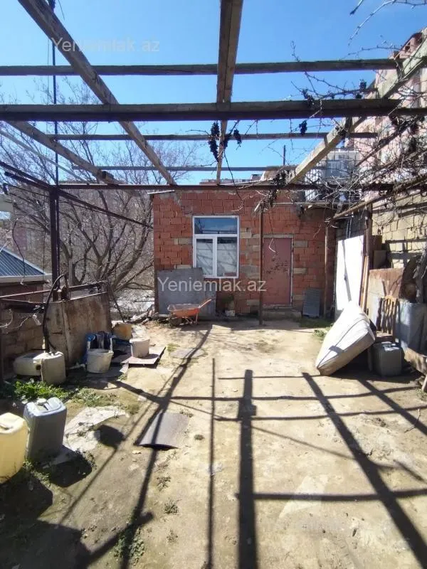 Satılır 7 otaqlı həyət evi 260 m²