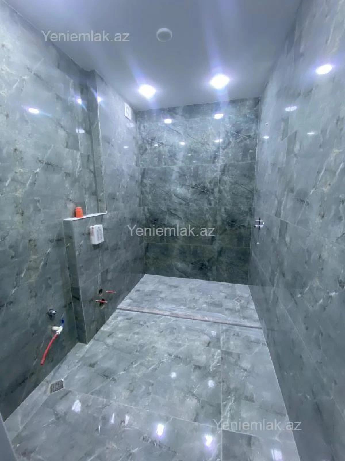 Satılır 3 otaqlı yeni tikili 83.7 m²