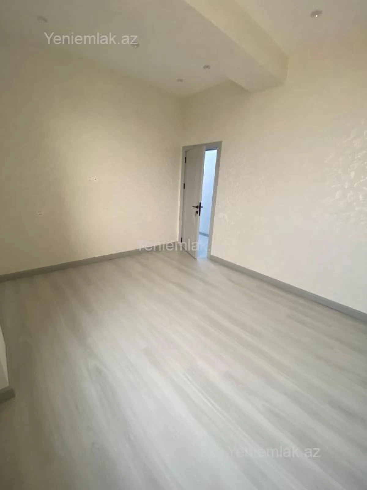 Satılır 3 otaqlı yeni tikili 83.7 m²