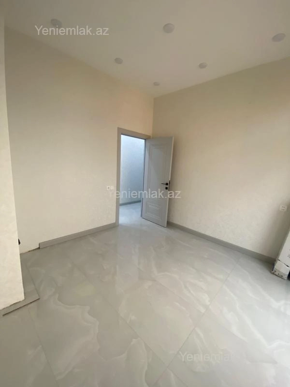 Satılır 3 otaqlı yeni tikili 83.7 m²