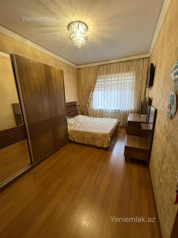 Satılır 2 otaqlı köhnə tikili 60 m²