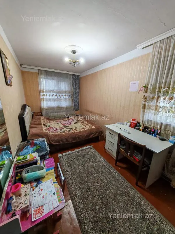 Satılır 2 otaqlı köhnə tikili 55 m²