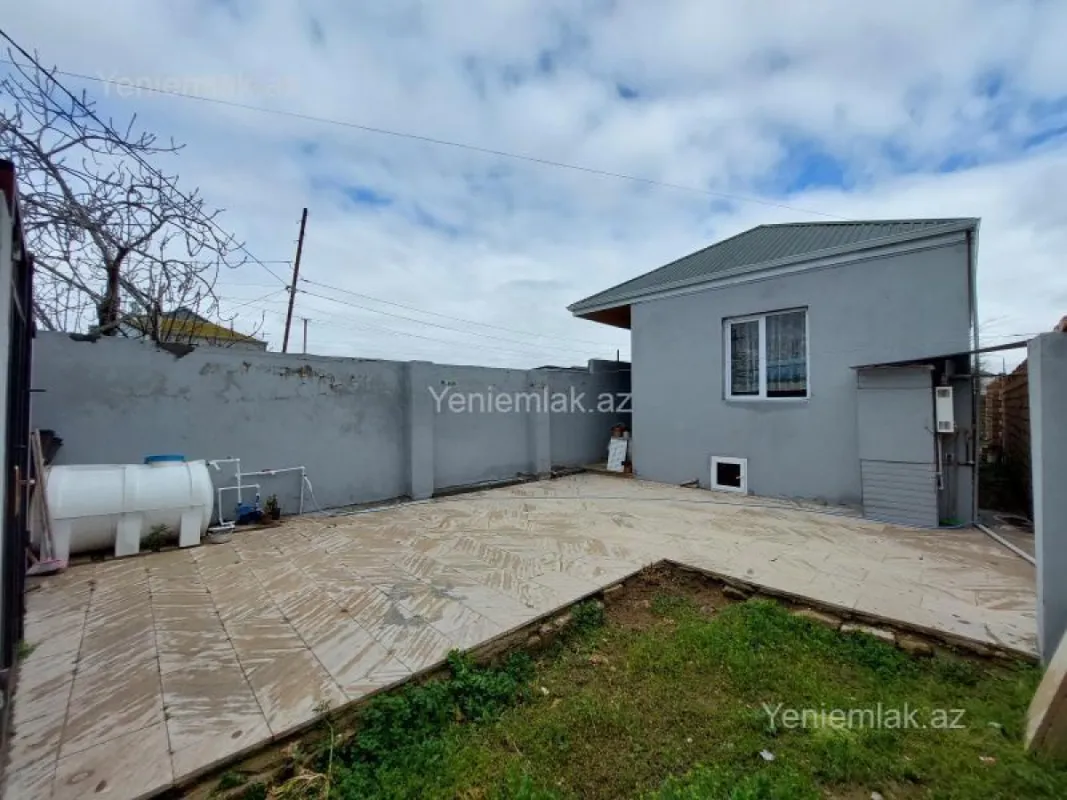 Satılır 2 otaqlı həyət evi 71 m²