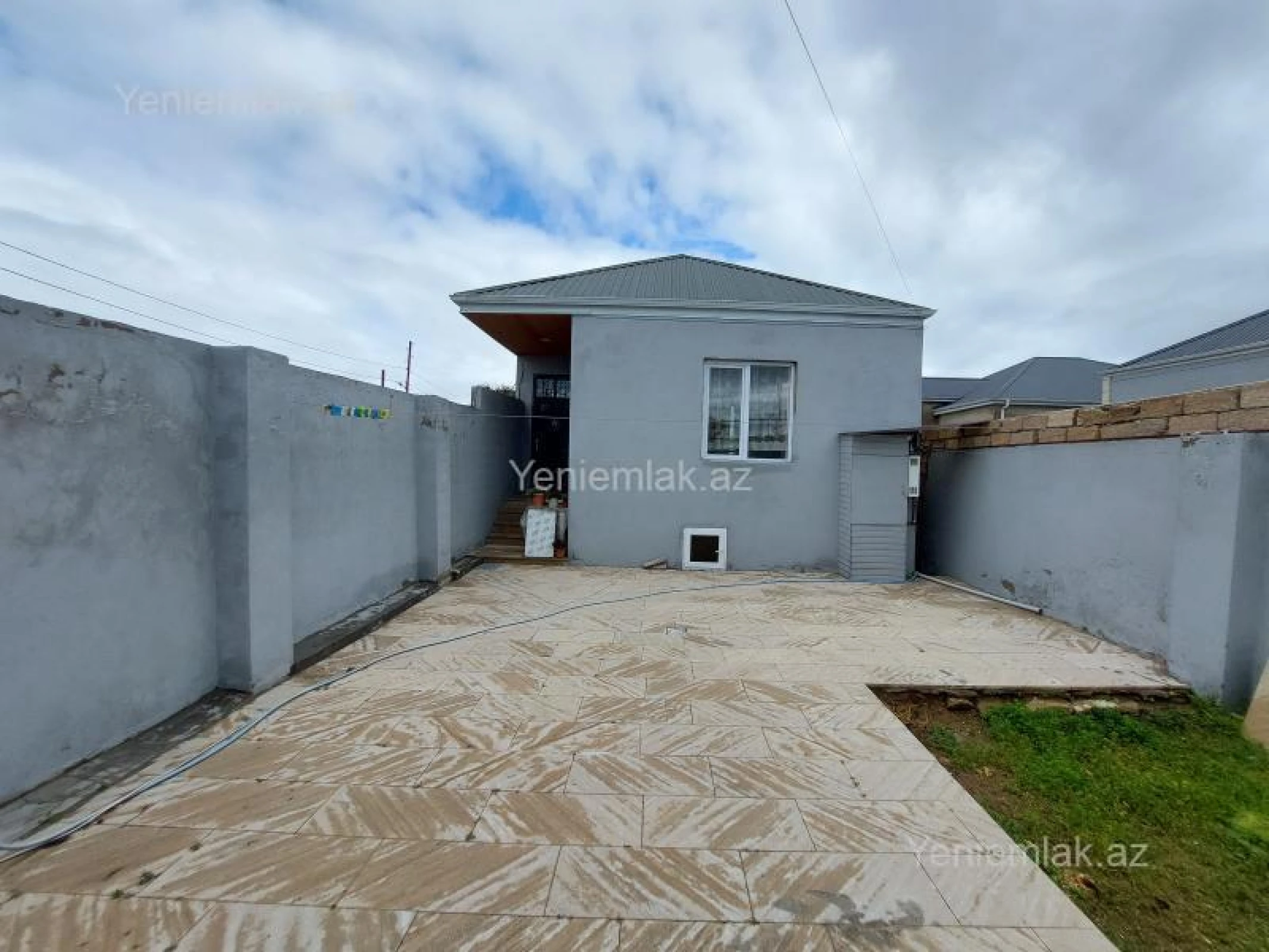 Satılır 2 otaqlı həyət evi 71 m²