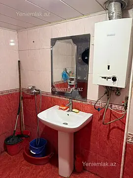 Satılır 2 otaqlı köhnə tikili 66 m²