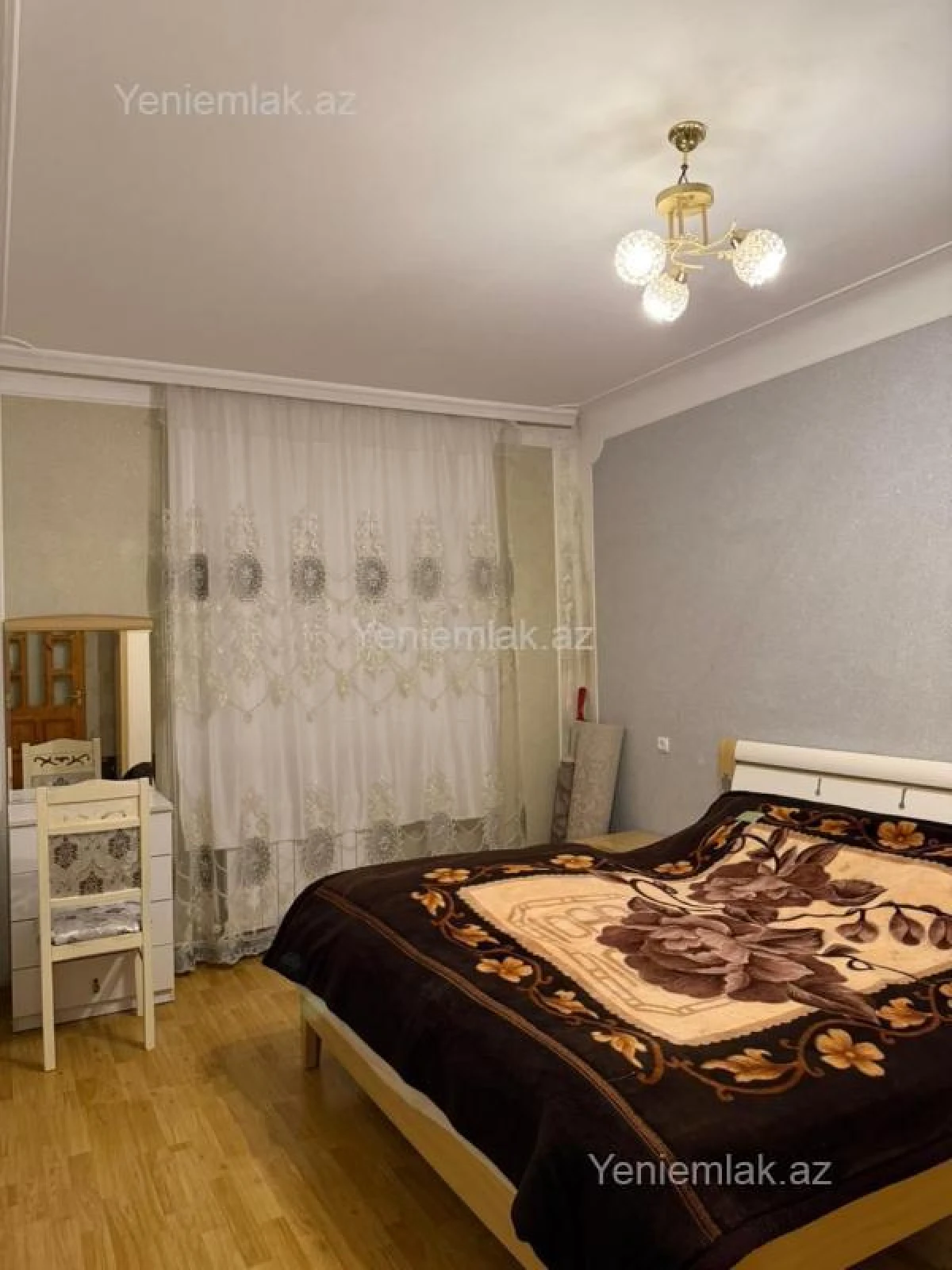 Satılır 2 otaqlı köhnə tikili 66 m²