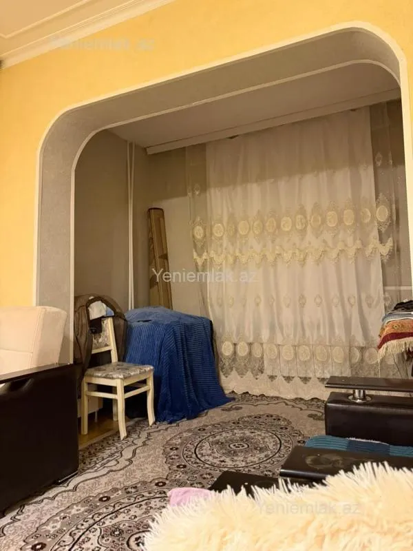 Satılır 2 otaqlı köhnə tikili 66 m²
