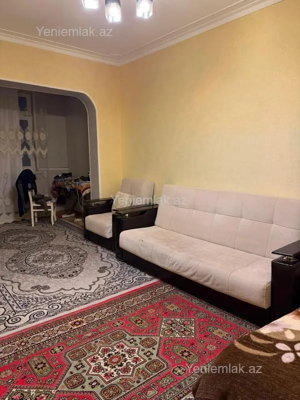 Satılır 2 otaqlı köhnə tikili 66 m²
