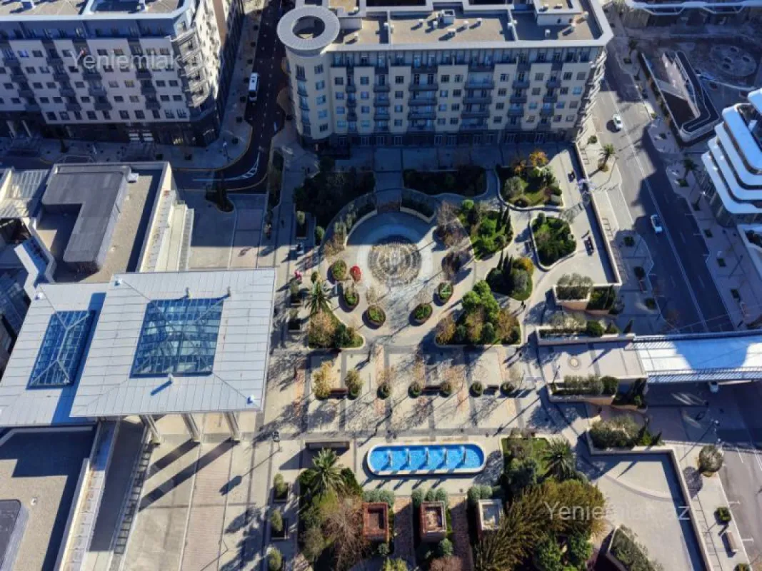 Satılır 4 otaqlı yeni tikili 160 m²