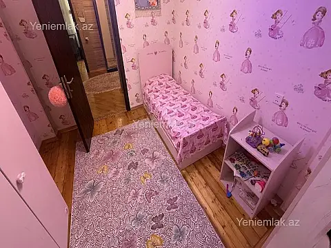 Satılır 4 otaqlı köhnə tikili 90 m²