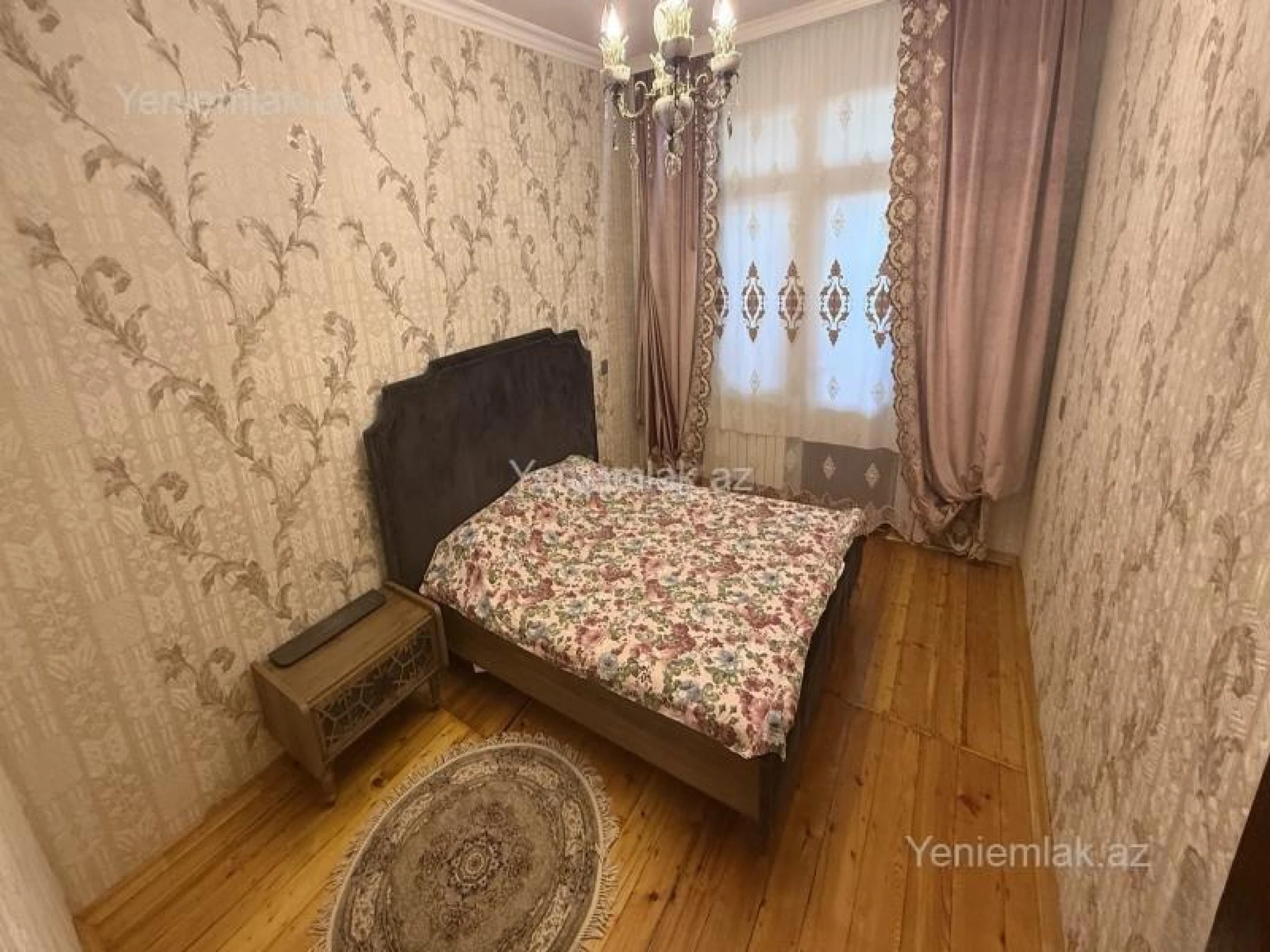 Satılır 4 otaqlı köhnə tikili 90 m²