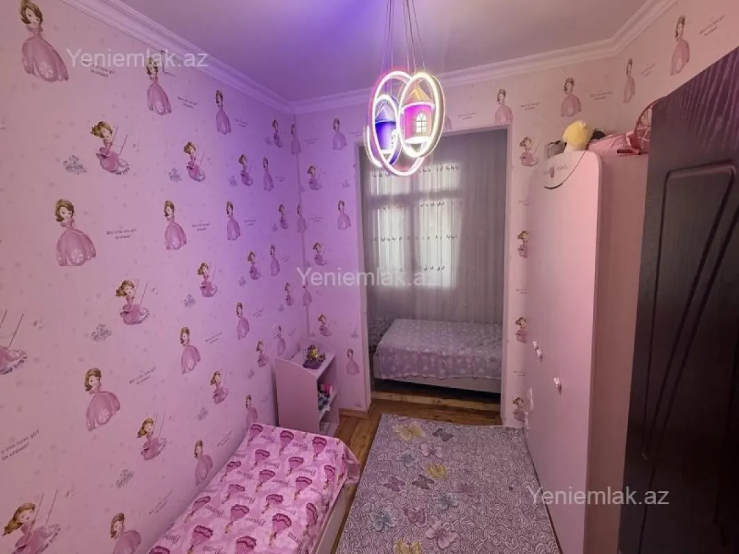 Satılır 4 otaqlı köhnə tikili 90 m²