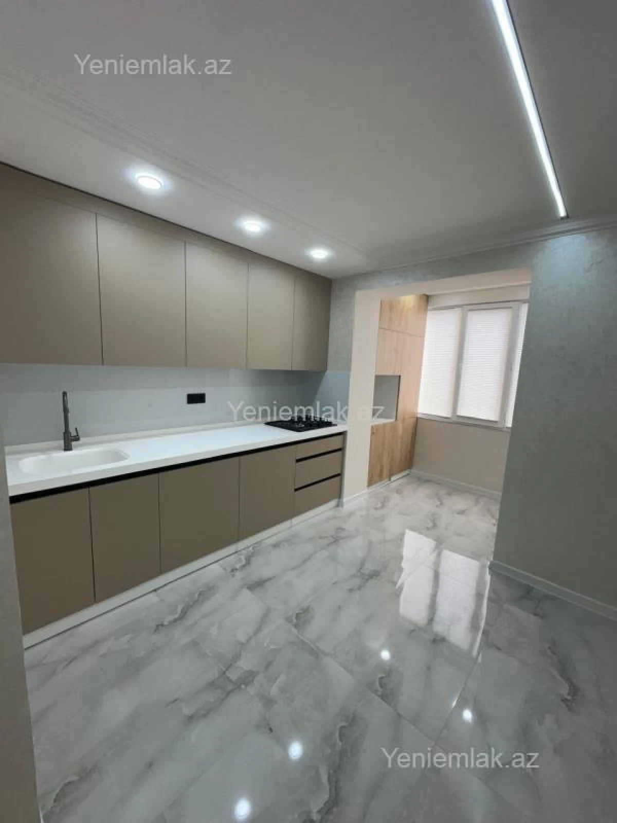 Satılır 3 otaqlı köhnə tikili 80 m²