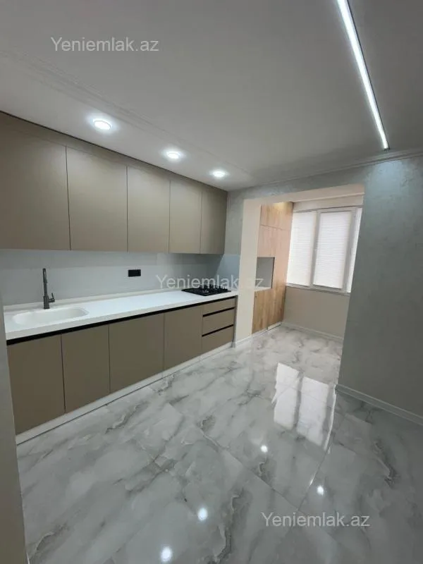 Satılır 3 otaqlı köhnə tikili 80 m²