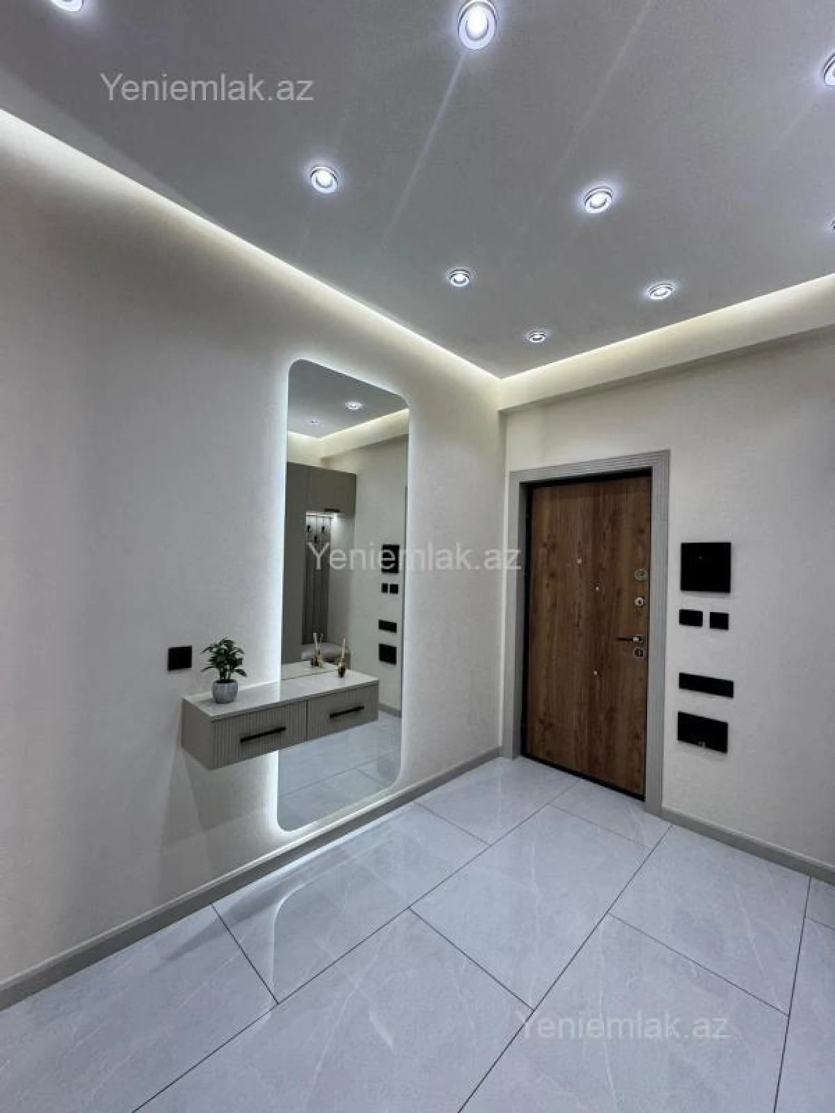 Satılır 3 otaqlı yeni tikili 65 m²