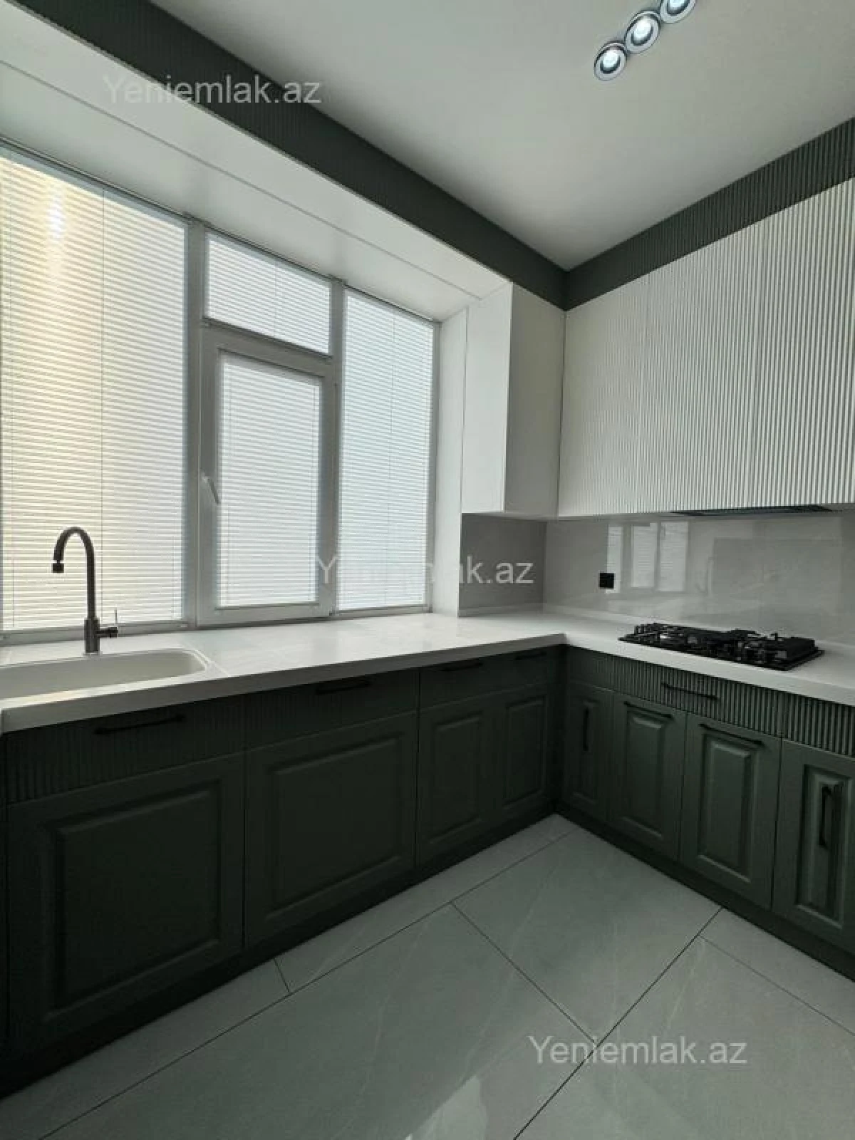 Satılır 3 otaqlı yeni tikili 65 m²