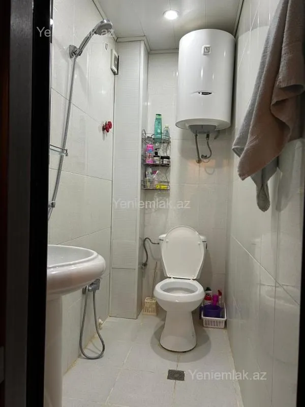 Satılır 2 otaqlı köhnə tikili 40 m²