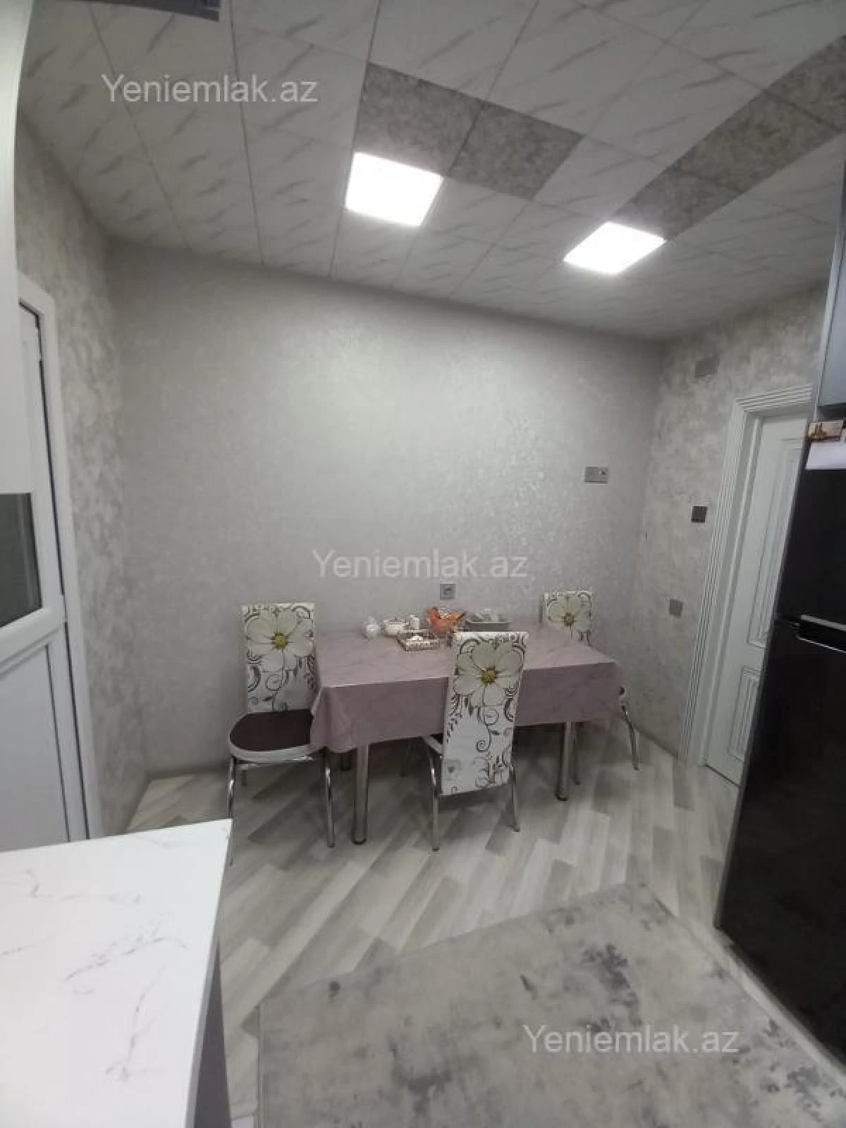 Kirayə verilir 4 otaqlı köhnə tikili 112 m²