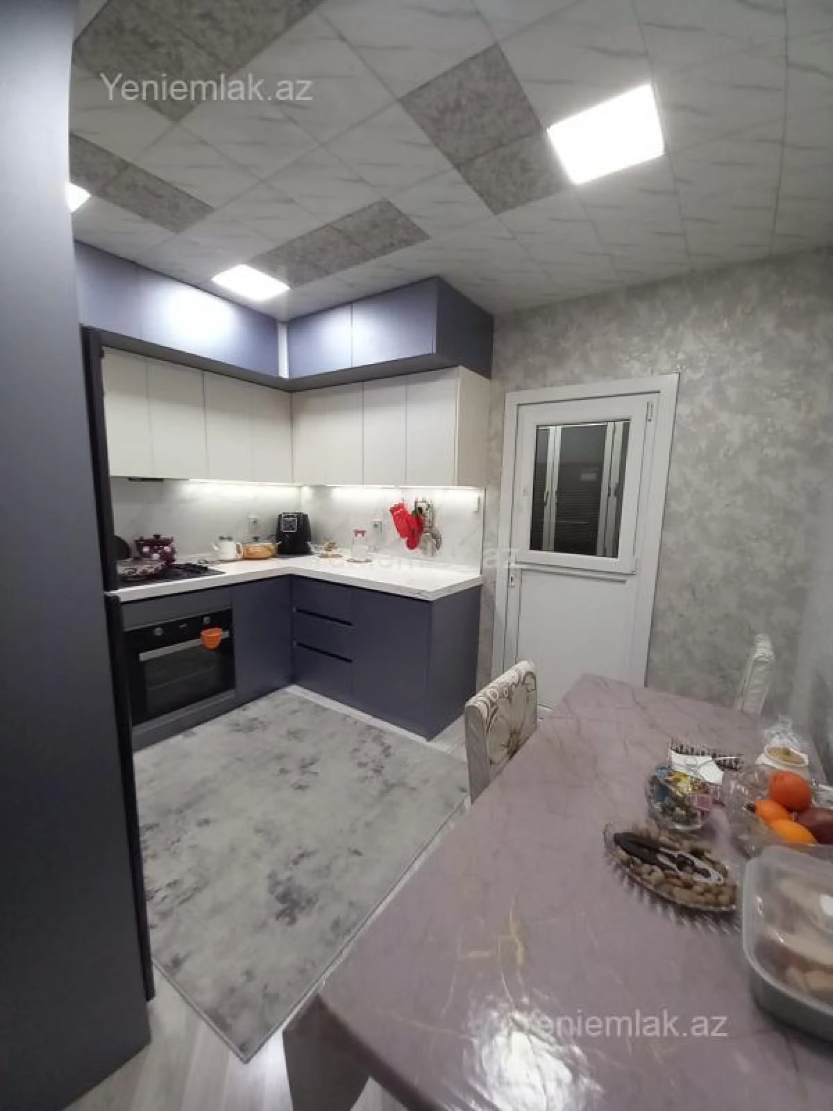 Kirayə verilir 4 otaqlı köhnə tikili 112 m²