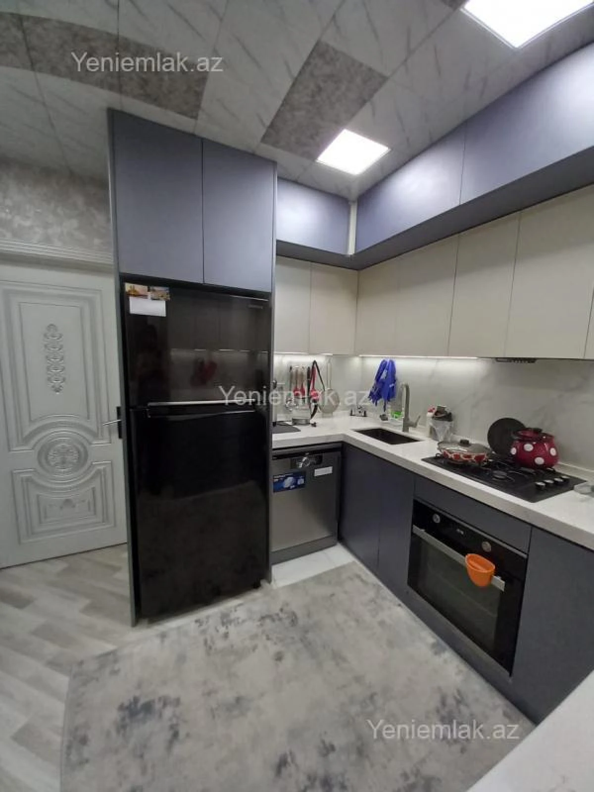 Kirayə verilir 4 otaqlı köhnə tikili 112 m²