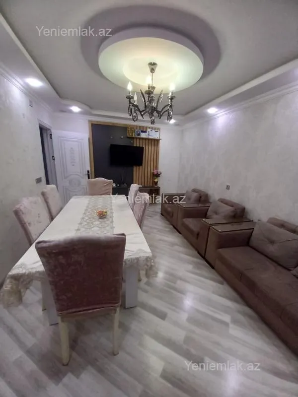 Kirayə verilir 4 otaqlı köhnə tikili 112 m²