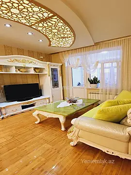 Satılır 3 otaqlı yeni tikili 135 m²