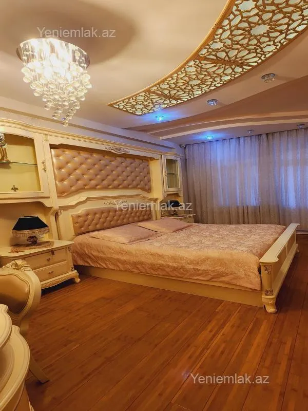 Satılır 3 otaqlı yeni tikili 135 m²