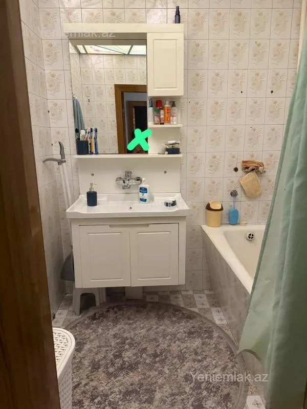 Satılır 3 otaqlı köhnə tikili 90 m²