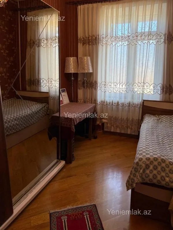 Satılır 3 otaqlı köhnə tikili 90 m²