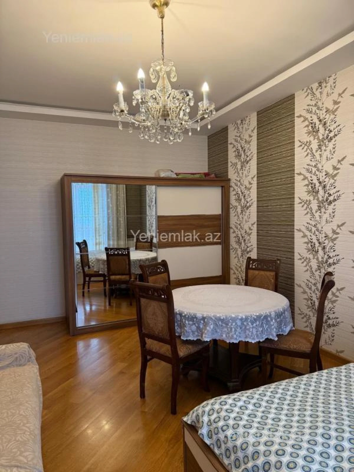 Satılır 3 otaqlı köhnə tikili 90 m²