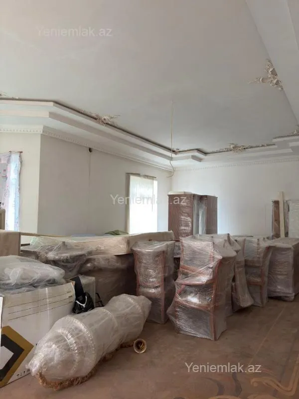 Satılır 8 otaqlı həyət evi 650 m²